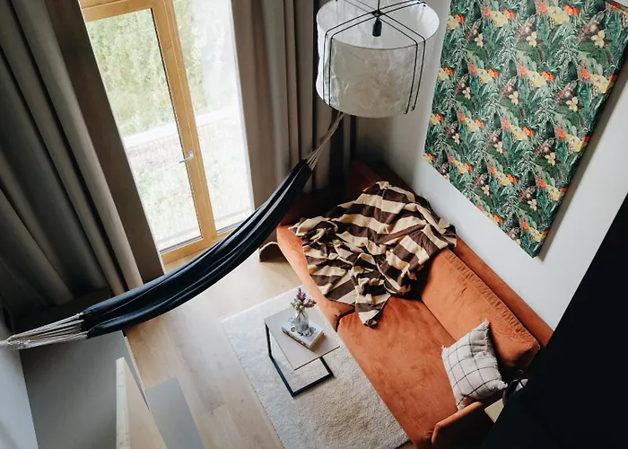 Sume By Larsen Reval